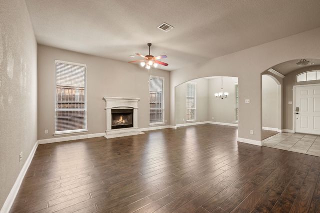 8234 Winter Falls Trail, Fort Worth, TX 76053