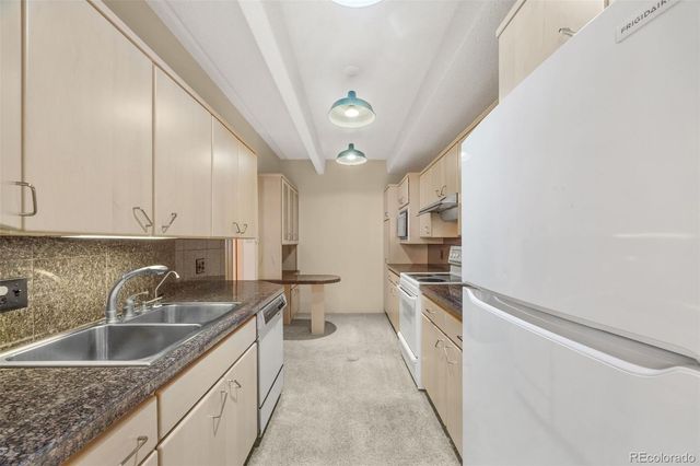 7865 E Mississippi Avenue 1002, Denver, CO 80247