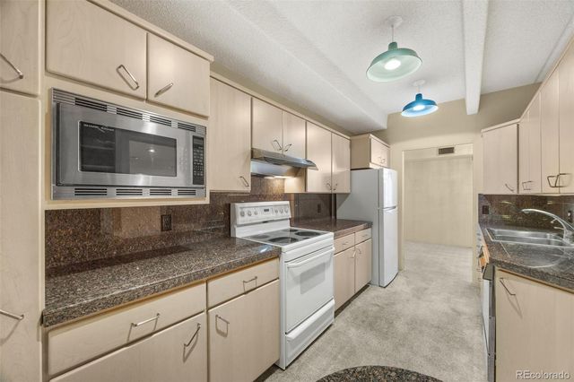 7865 E Mississippi Avenue 1002, Denver, CO 80247