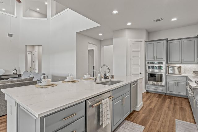 605 Gunison DR, Austin, TX 78738