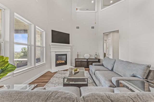 605 Gunison DR, Austin, TX 78738