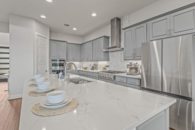 605 Gunison DR, Austin, TX 78738