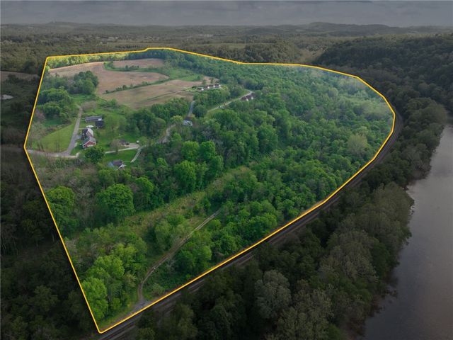 375 REDUCTION ROAD, South Huntingdon, PA 15479