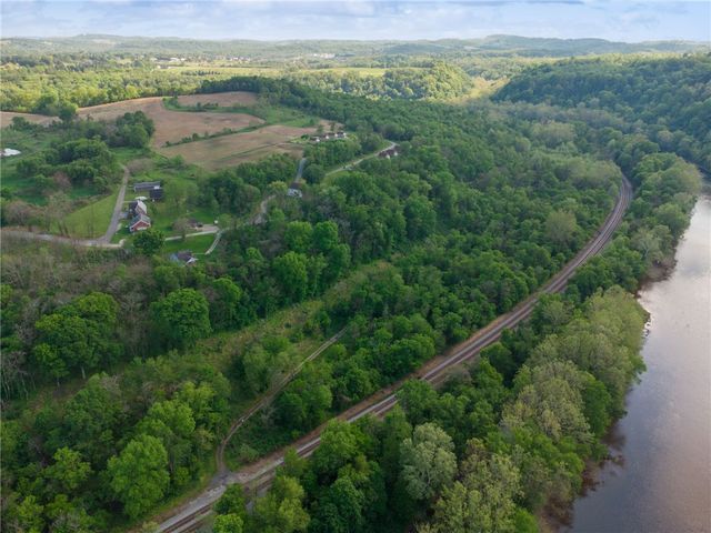 375 REDUCTION ROAD, South Huntingdon, PA 15479