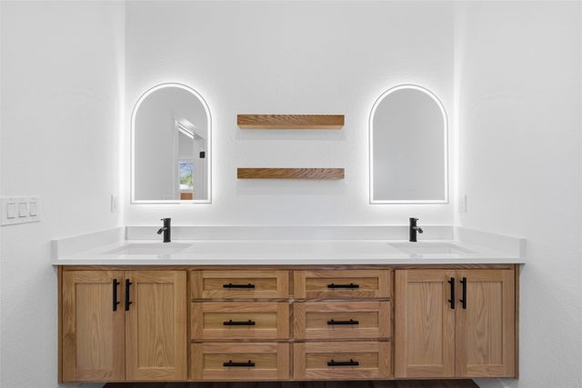 1023 Kane Street, Bellmead, TX 76705