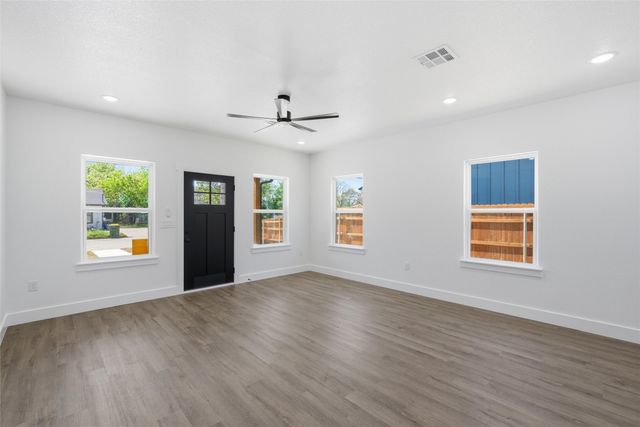 1023 Kane Street, Bellmead, TX 76705