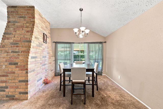 807 Highland Woods Drive, Highlands, TX 77562