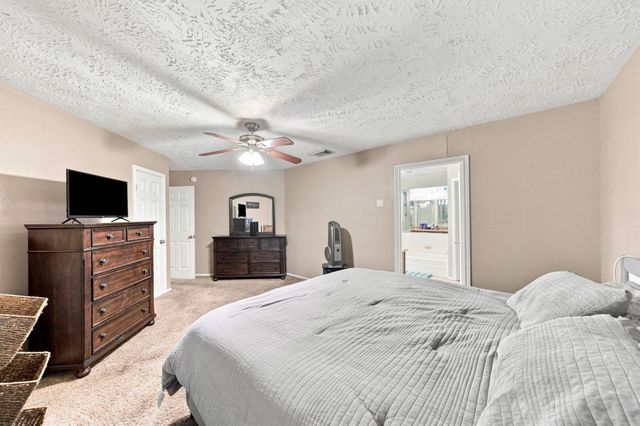 807 Highland Woods Drive, Highlands, TX 77562