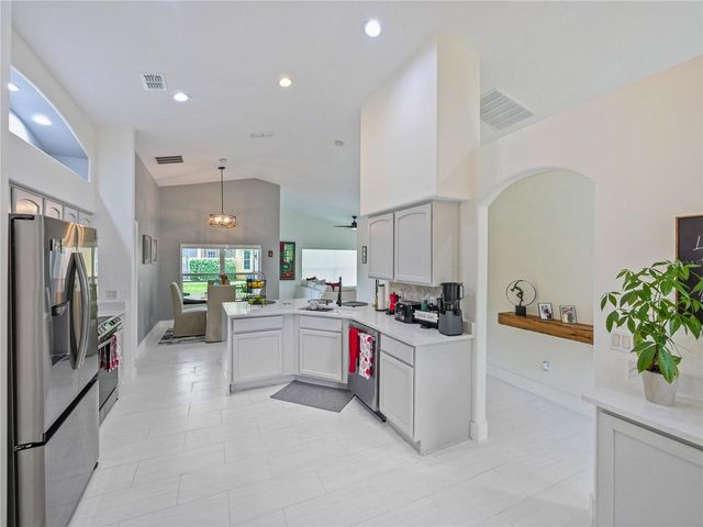 9555 HERON POINTE DRIVE, Orlando, FL 32832