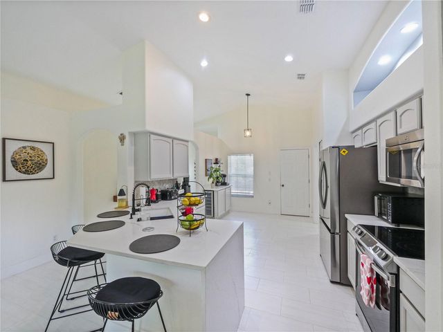 9555 HERON POINTE DRIVE, Orlando, FL 32832