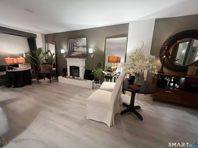 91 Strawberry Hill Avenue 827, Stamford, CT 06902
