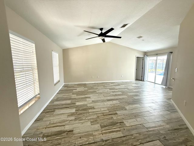 371 Narragansett Street NE, Palm Bay, FL 32907