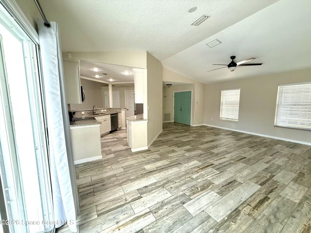 371 Narragansett Street NE, Palm Bay, FL 32907