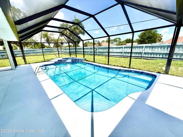 371 Narragansett Street NE, Palm Bay, FL 32907
