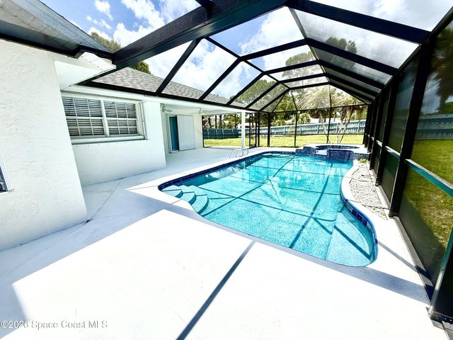 371 Narragansett Street NE, Palm Bay, FL 32907