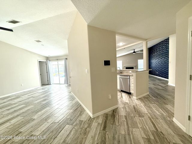 371 Narragansett Street NE, Palm Bay, FL 32907
