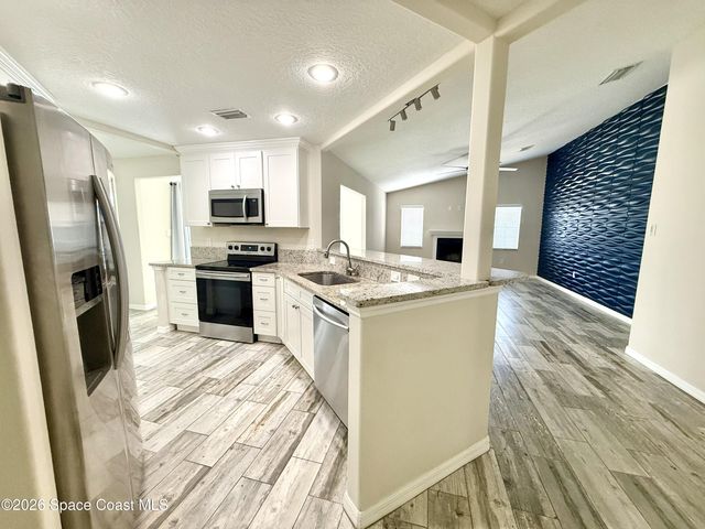 371 Narragansett Street NE, Palm Bay, FL 32907
