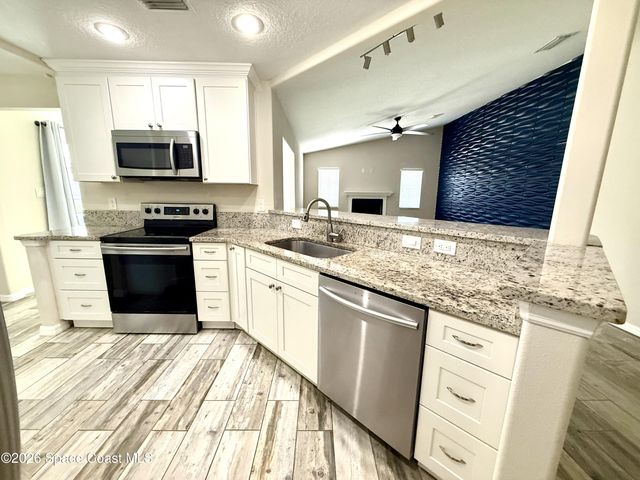371 Narragansett Street NE, Palm Bay, FL 32907