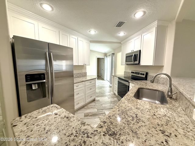 371 Narragansett Street NE, Palm Bay, FL 32907