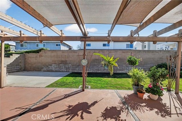 6116 E Paseo Rio Azul, Anaheim, CA 92807