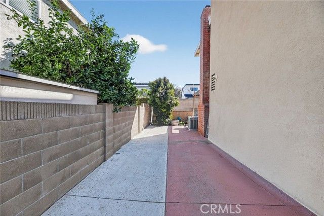 6116 E Paseo Rio Azul, Anaheim, CA 92807