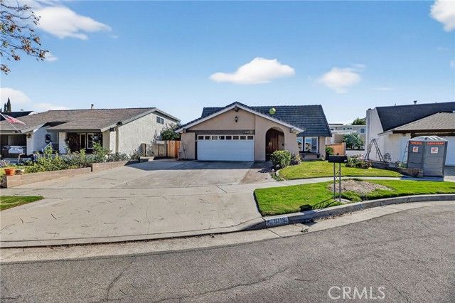 6116 E Paseo Rio Azul, Anaheim, CA 92807