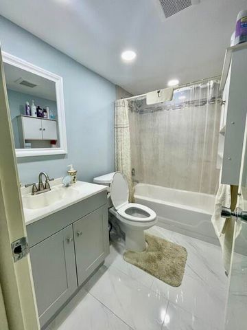 400 SE 10th Street 308, Deerfield Beach, FL 33441