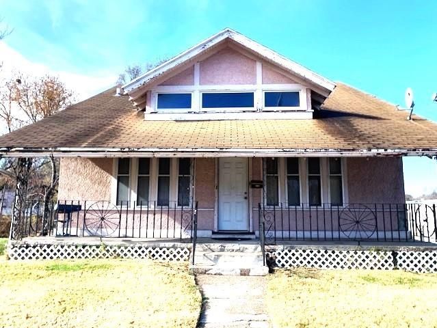 1002 S 22nd Street, St Joseph, MO 64507