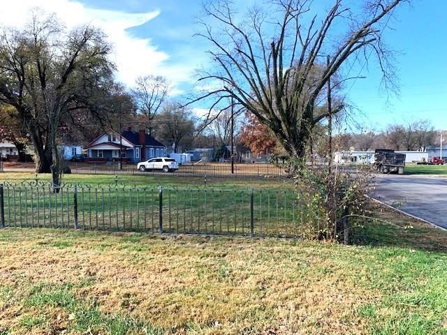 1002 S 22nd Street, St Joseph, MO 64507