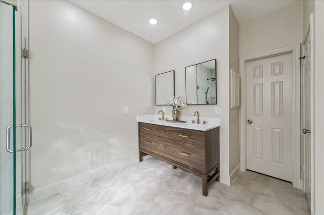 1808 Oakleaf Circle, Pearland, TX 77581