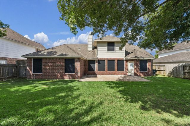 1808 Oakleaf Circle, Pearland, TX 77581