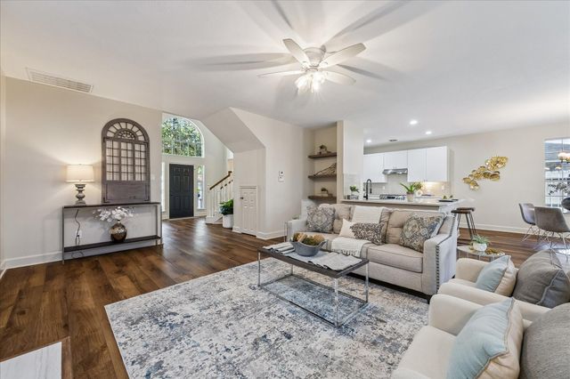 1808 Oakleaf Circle, Pearland, TX 77581