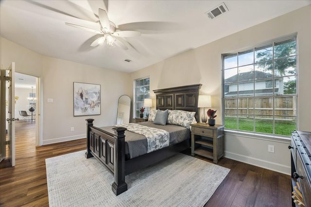 1808 Oakleaf Circle, Pearland, TX 77581
