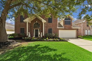 1808 Oakleaf Circle, Pearland, TX 77581