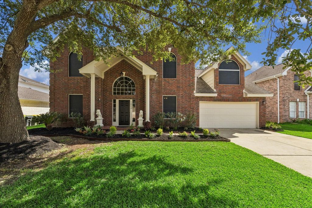 1808 Oakleaf Circle, Pearland, TX 77581