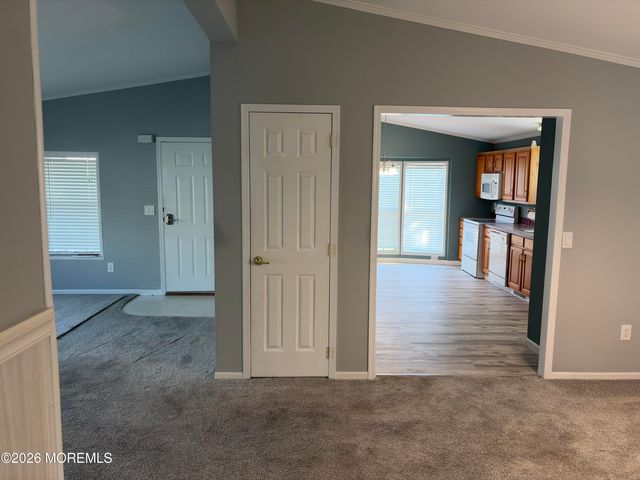 66 Perrys Lane, Manahawkin, NJ 08050