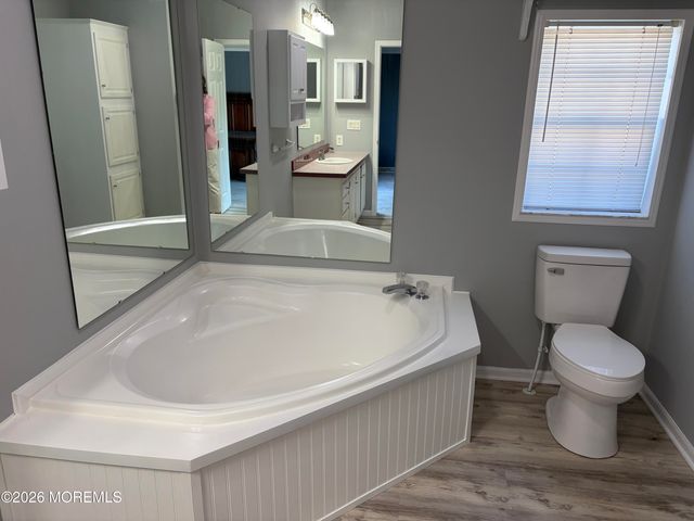 66 Perrys Lane, Manahawkin, NJ 08050