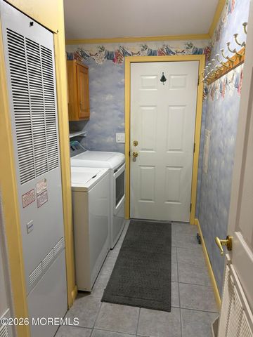 66 Perrys Lane, Manahawkin, NJ 08050