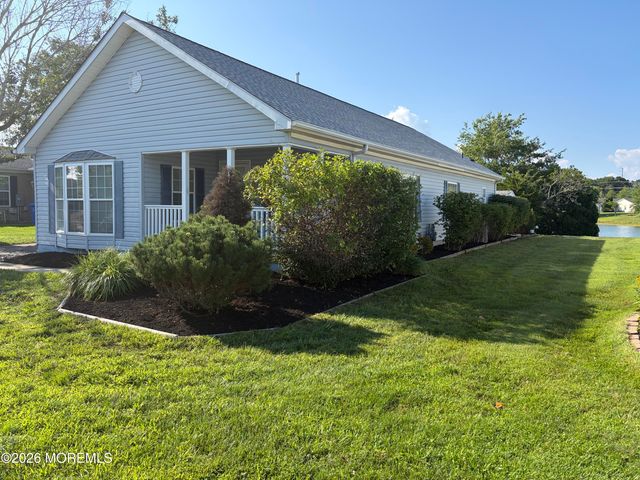 66 Perrys Lane, Manahawkin, NJ 08050