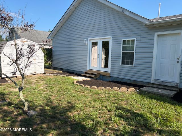 66 Perrys Lane, Manahawkin, NJ 08050
