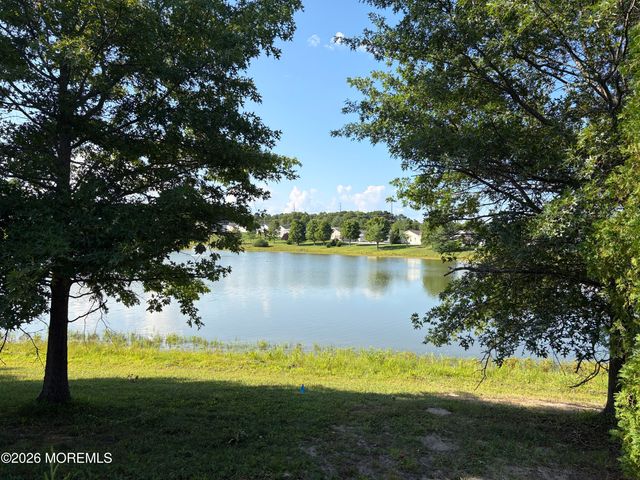 66 Perrys Lane, Manahawkin, NJ 08050