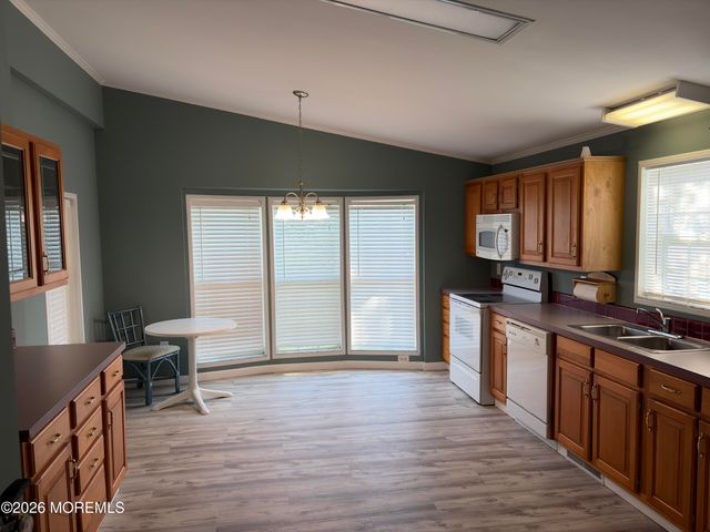 66 Perrys Lane, Manahawkin, NJ 08050