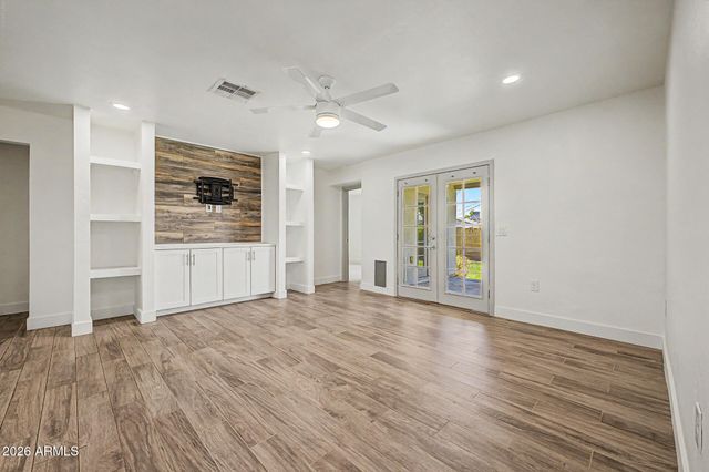 8129 E OAK Street, Scottsdale, AZ 85257