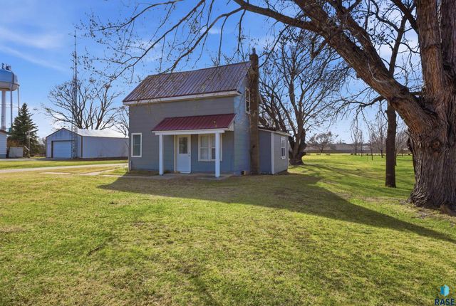 104 N Veterans St Street, Flandreau, SD 57028