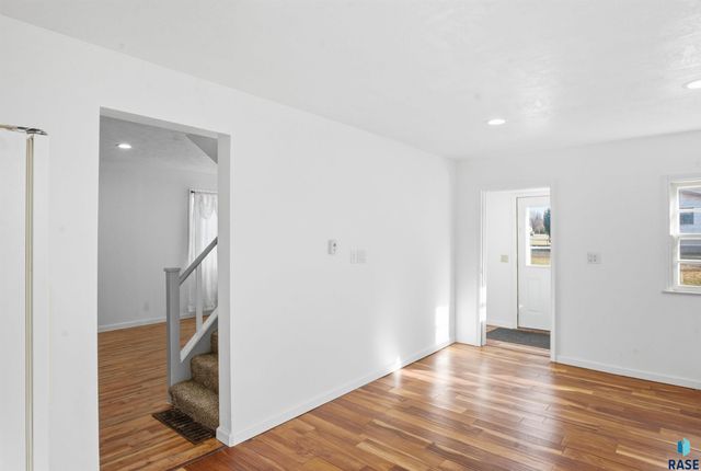 104 N Veterans St Street, Flandreau, SD 57028