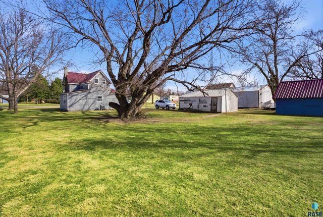 104 N Veterans St Street, Flandreau, SD 57028