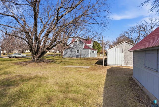 104 N Veterans St Street, Flandreau, SD 57028