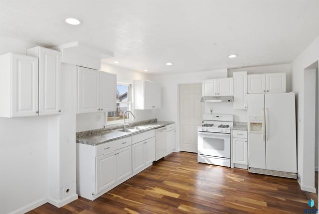 104 N Veterans St Street, Flandreau, SD 57028