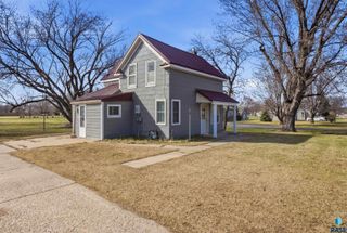 104 N Veterans St Street, Flandreau, SD 57028