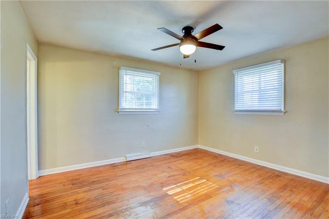 113 Thrasher RD, Chesapeake, VA 23320